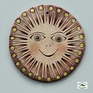 Sluníčko keramické na zavěšení ručně modelované 24cm.